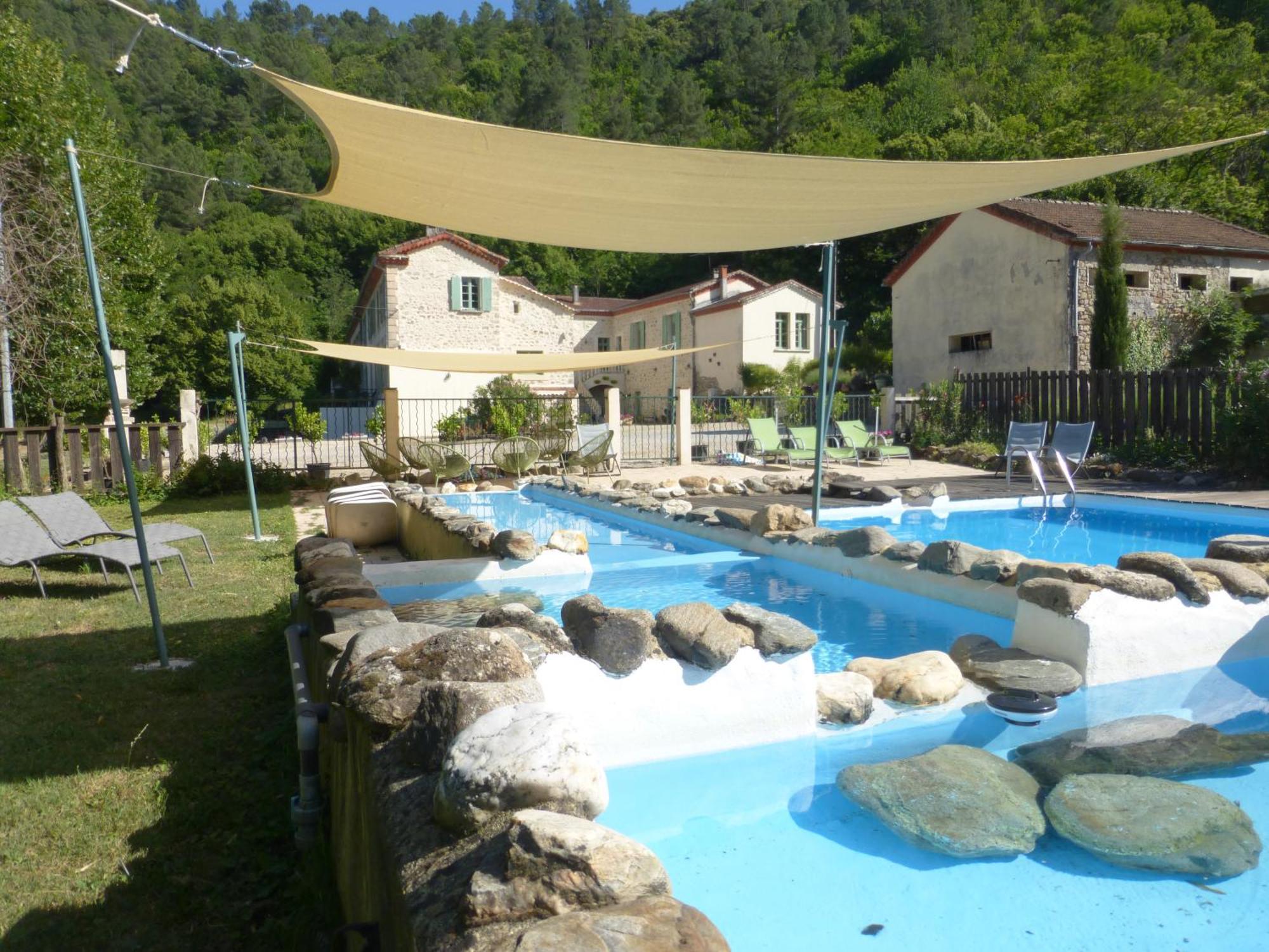 Chateau Du Fraissinet, 6 Gites Sleeping 2-8 Guests, Pool And River On Site La Tronche  Eksteriør billede