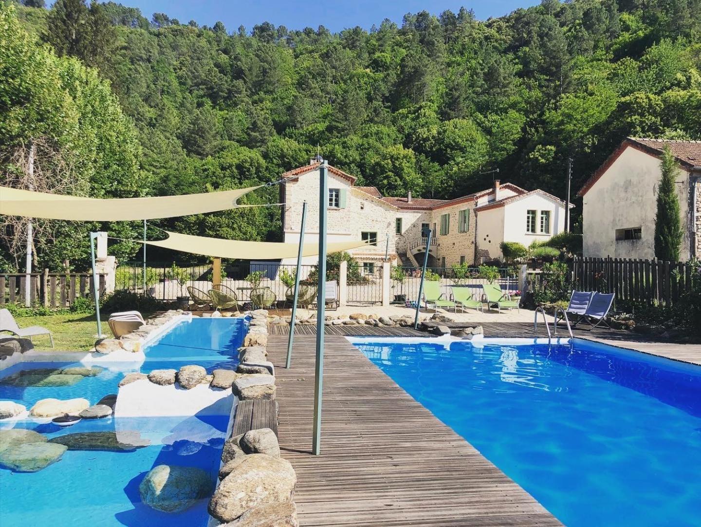 Chateau Du Fraissinet, 6 Gites Sleeping 2-8 Guests, Pool And River On Site La Tronche  Eksteriør billede