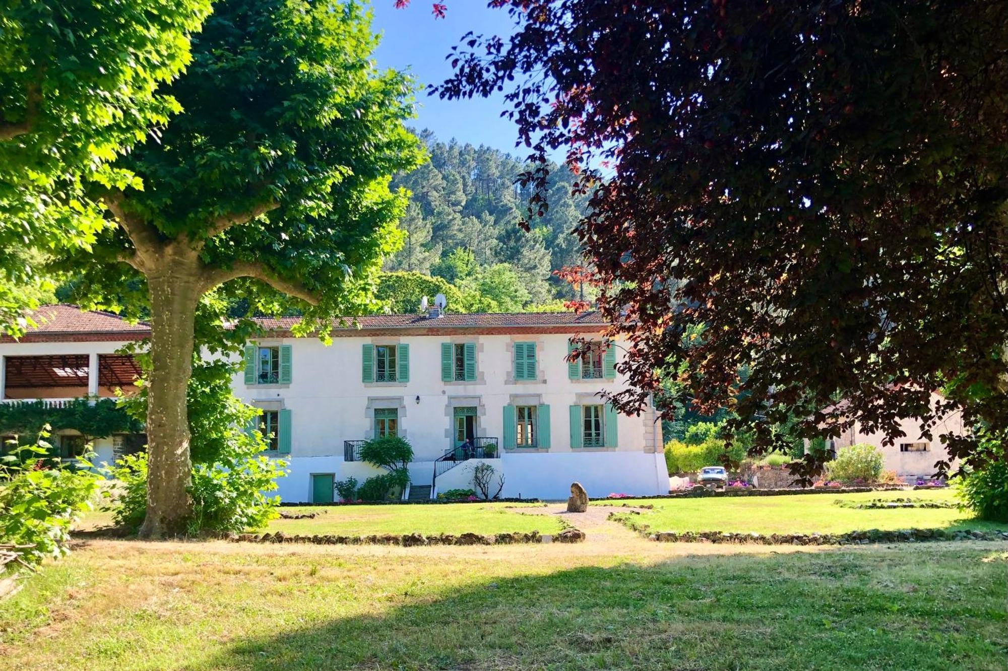 Chateau Du Fraissinet, 6 Gites Sleeping 2-8 Guests, Pool And River On Site La Tronche  Eksteriør billede
